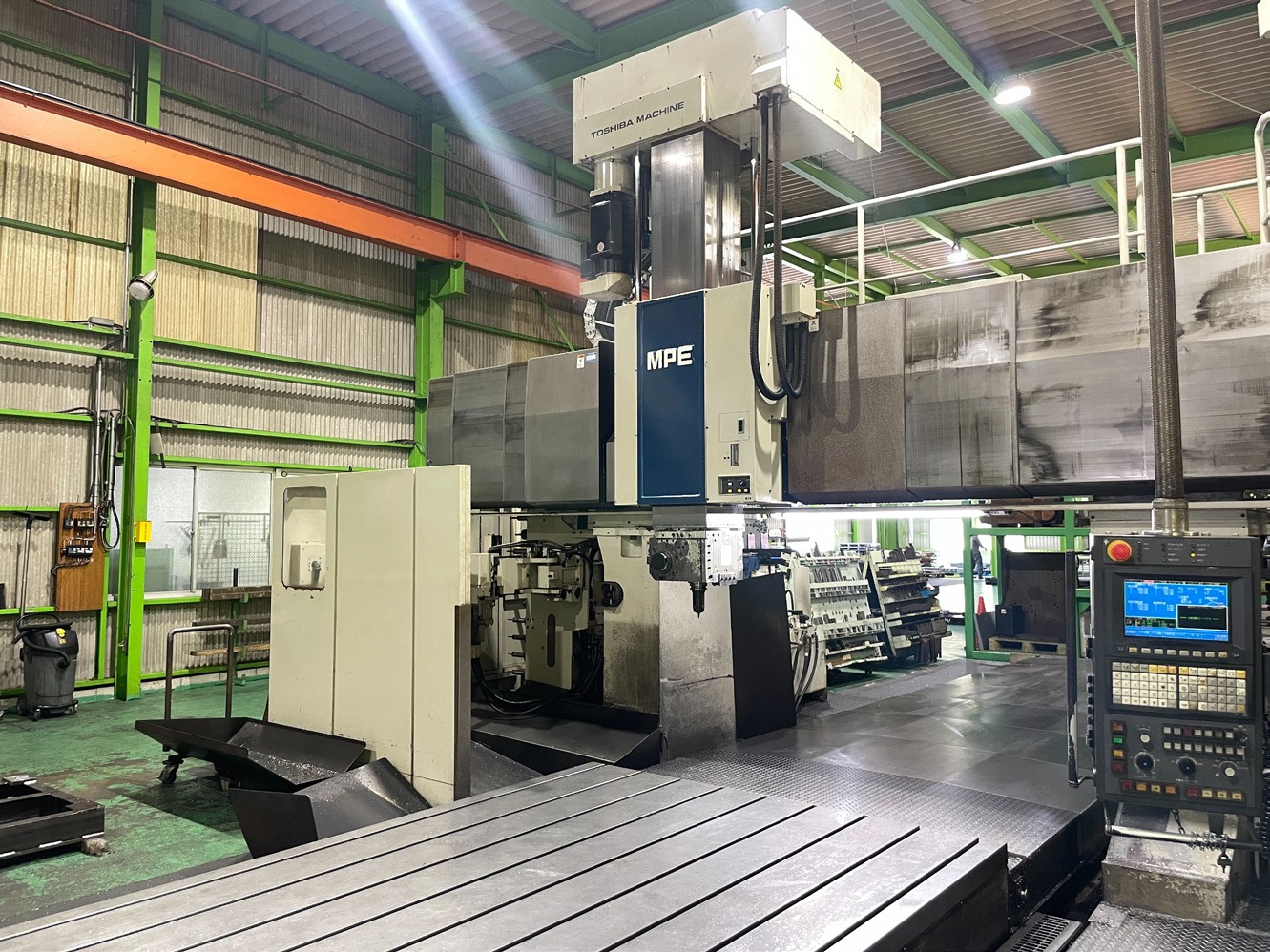 東芝 MPE-2650 五面加工機・門型マシニングセンタ